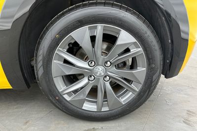 Peugeot 208 Allure BEV 50kWh AT