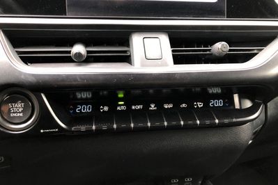 Lexus UX 200 F Sport Design 2WD