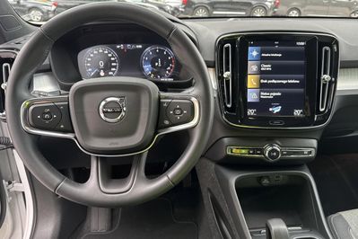 Volvo XC40 T3 Momentum Pro