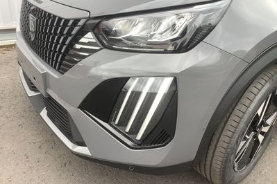 Peugeot 2008 ALLURE 1.2 mHEV e-DCS6