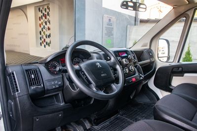 Peugeot Boxer 335 Zabudowa Brygadowa + Skrzynia