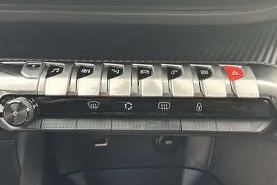 Peugeot 3008 Allure 1.6 Hybrid e-EAT8