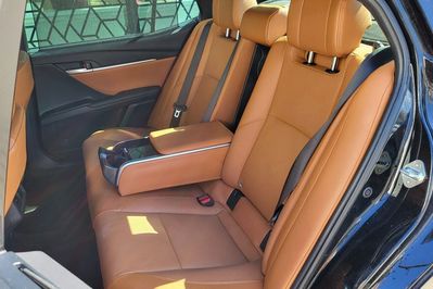 Toyota Camry 2.5 Hybrid Executive e-CVT