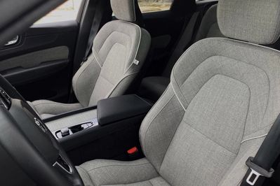 Volvo XC60 T8 Plug-In Hybrid AWD Ultra Dark