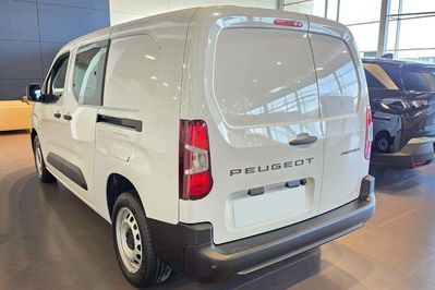 Peugeot Partner Van L2 EAT8 Zabudowa Brygadowa