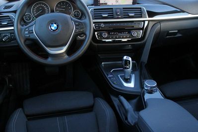 BMW Seria 3 Gran Turismo 320i GPF Sport Line aut