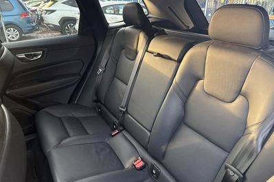 Volvo XC60 B5 B AWD Plus Dark