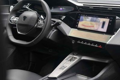Peugeot 308 Allure 1.2 mHEV e-DCS6