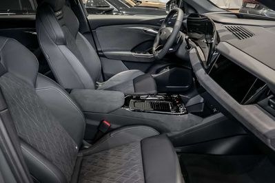 Audi Q6 e-tron S line