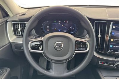 Volvo XC60 B5 B AWD Plus Dark