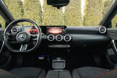 Mercedes CLA 200 mHEV AMG Line 7G-DCT