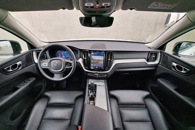 Volvo XC60 T6 Plug-In Hybrid AWD Plus Dark aut