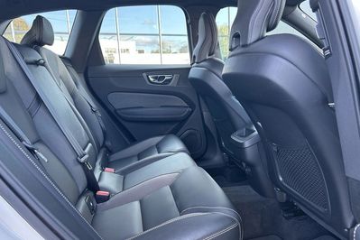 Volvo XC60 B5 B AWD R-Design