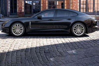Porsche Panamera 4 E-Hybrid Platinum Edition