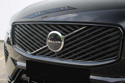 Volvo XC60 B5 AWD Plus Dark