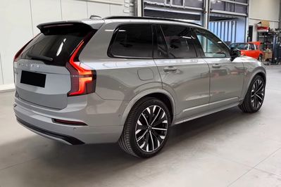 Volvo XC90 B5 AWD Ultra Dark