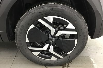 Peugeot 2008 ALLURE 1.2 PureTech