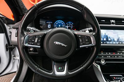 Jaguar XF 2.0 AWD R-Sport aut