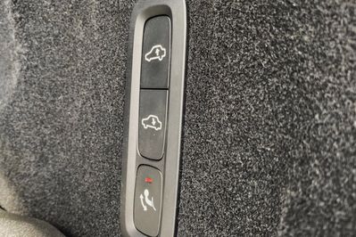 Volvo XC60 T8 Plug-In Hybrid AWD Ultra Dark