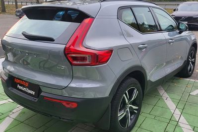 Volvo XC40 B3 B Plus Dark