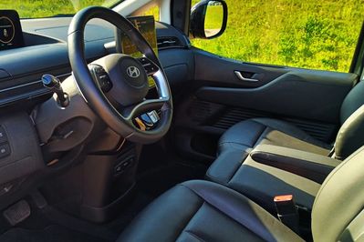 Hyundai Staria 1.6 t-Gdi Hev Smart Vip