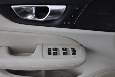 Volvo V60 T6 AWD Plug-In Hybrid Plus Dark