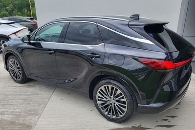 Lexus RX 450h+ Omotenashi 2.5 Hybrid Plug-in