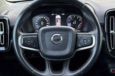 Volvo XC40 T3 Momentum Pro