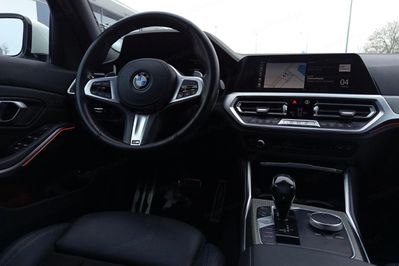 BMW Seria 3 330e xDrive M Sport sport-aut