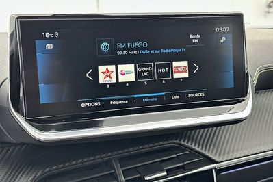 Peugeot 2008 GT 1.2 PureTech EAT8