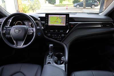 Toyota Camry Hybrid Prestige Cvt