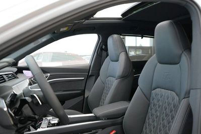 Audi Q8 SQ8 TFSI quattro Tiptronic