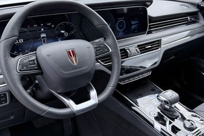 Hongqi HS5 2.0T AWD