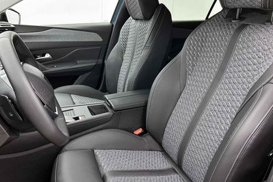Peugeot 308 Allure EAT8 1.5 BlueHDi