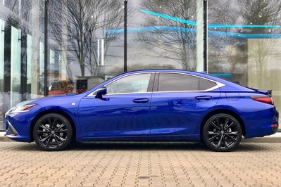 Lexus ES 300h F Sport Design