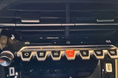 Peugeot 2008 PureTech mHEV GT e-DCS6