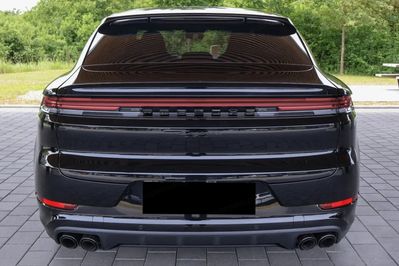 Porsche Cayenne Coupe E-Hybrid Black Edition
