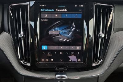 Volvo XC60 B5 B AWD Plus Dark