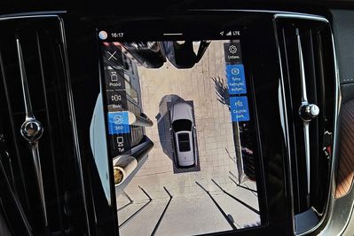 Volvo V60 T8 AWD Plug-In Hybrid Ultra Dark aut