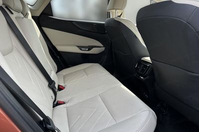 Lexus NX 450h+ AWD