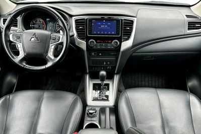 Mitsubishi L200 2.2 d DC Instyle Plus