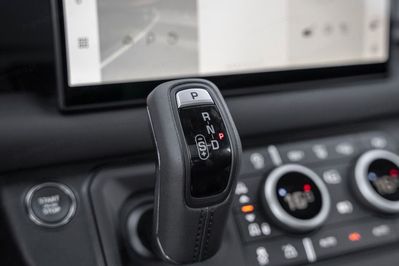 Land Rover Defender 110 P300e X-Dynamic HSE