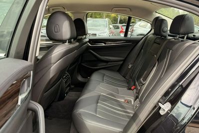 BMW Seria 5 530e iPerformance Luxury Line aut