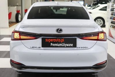 Lexus ES 300h F Sport Design