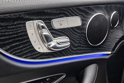Mercedes E Klasa E 300 Coupe 2.0 9G-TRONIC
