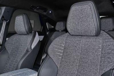 Peugeot 3008 Business e-DCS6 1.2 PureTech mHEV