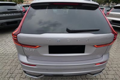 Volvo XC60 B5 B AWD Ultra Dark
