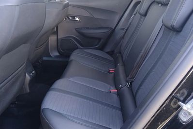 Peugeot 2008 1.5 BlueHDi Allure Pack S&S EAT8