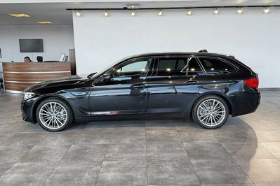 BMW Seria 5 Touring 530i xDrive Sport Line