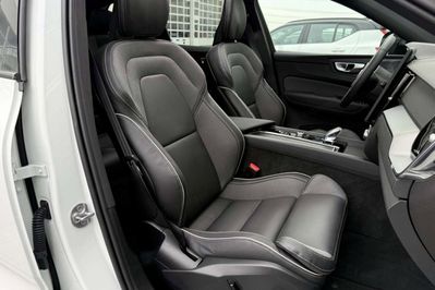 Volvo XC60 B5 AWD Plus Black Edition